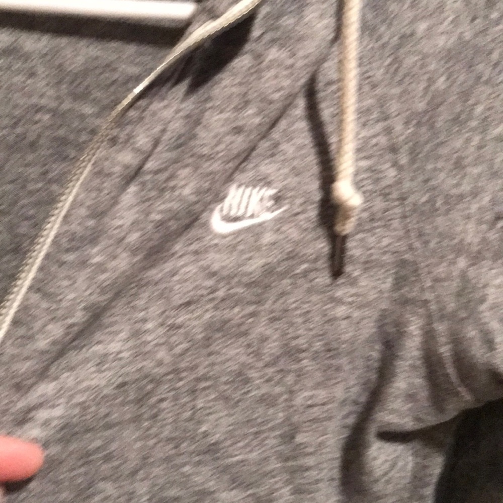 Nike light weight jacket - Picture 2 of 3